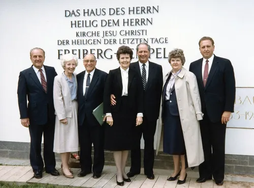 group in front of Frieberg Germany Temple