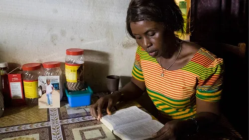 woman reading the scriptures