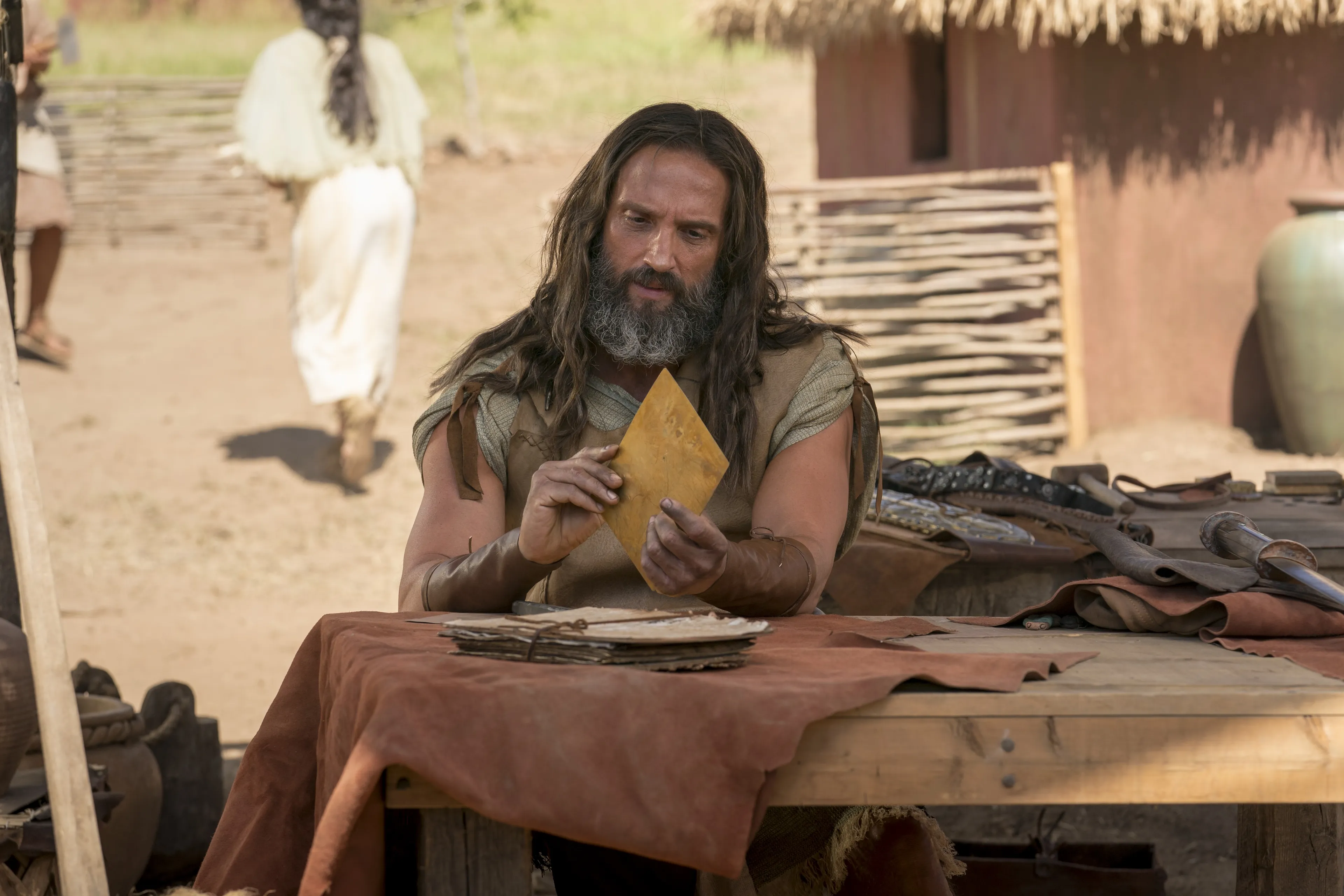 Nephi creates metal plates.