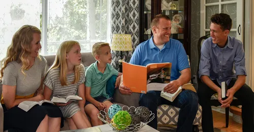 ama a mangisursuro iti pamilia