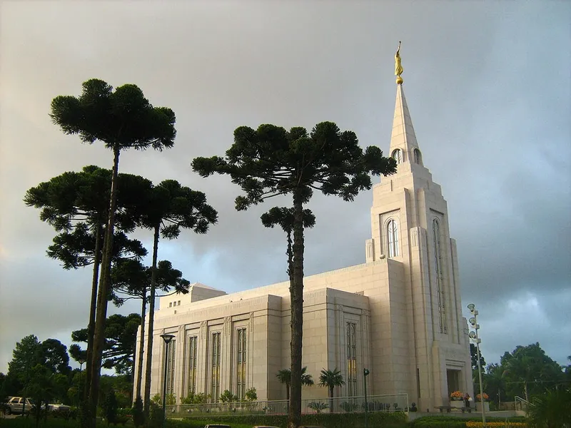A side view of the Curitiba Brazil Temple and grounds.