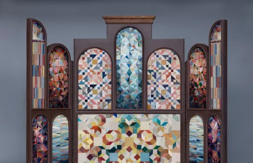 altarpiece with painted quilt patterns