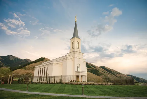 An image of the Star Valley Wyoming Temple.