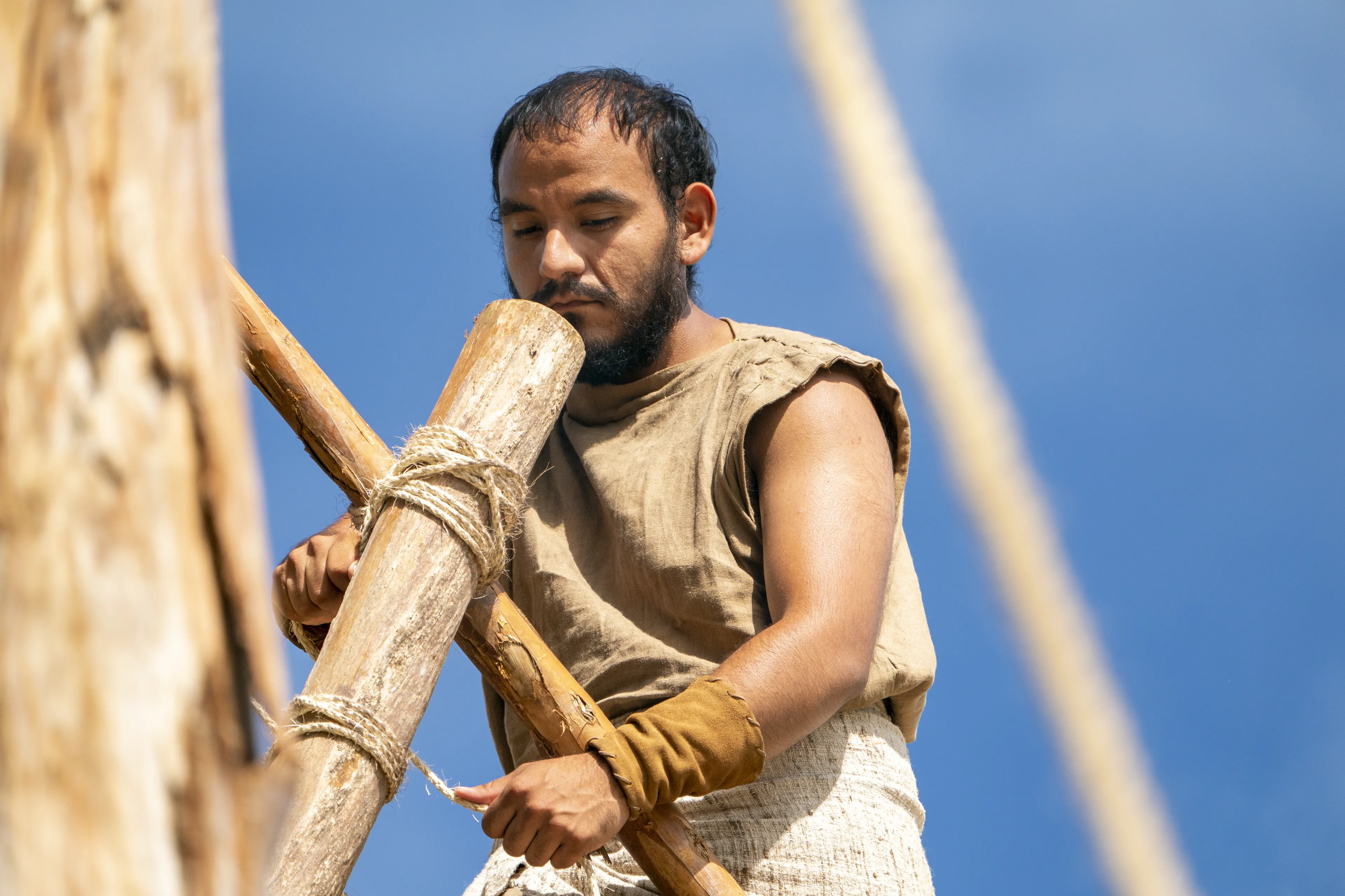 Nephites come together to build a tower. They are preparing to hear from King Benjamin in the Land of Zarahemla.