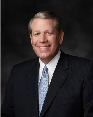 Élder Donald L. Hallstrom