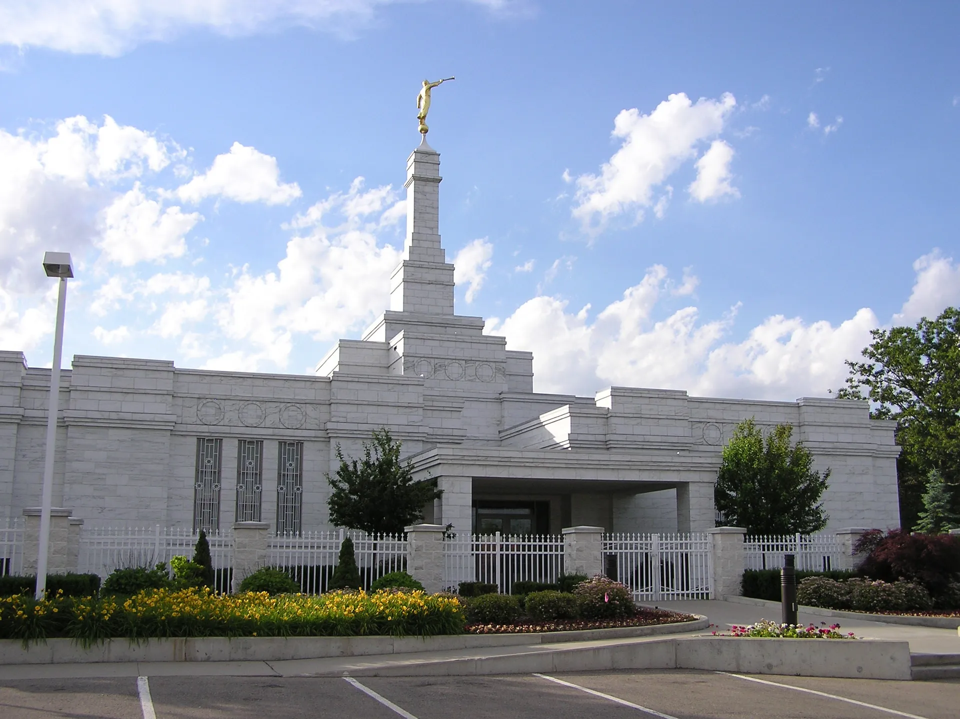 An exterior view of the Detroit Michigan Temple.