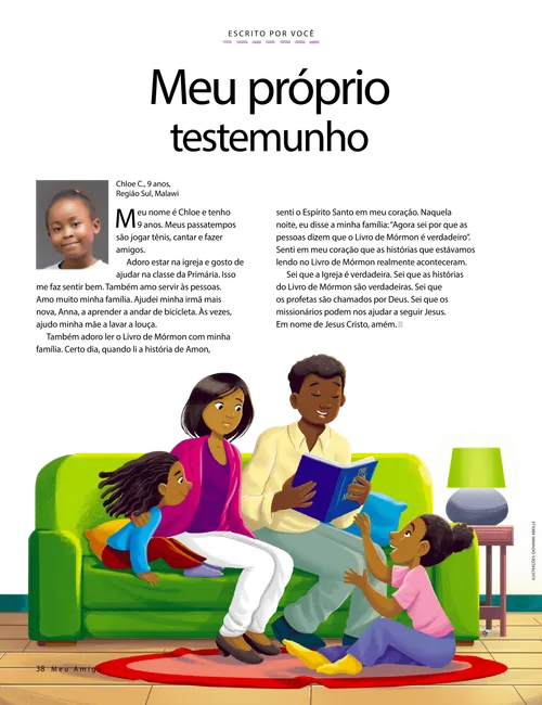 Uma família sentada em um sofá lendo o Livro de Mórmon