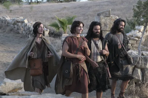 Nephi and his brothers walking