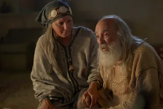 가족을 가르치는 리하이와 새라이아