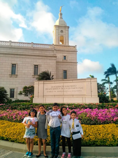 Primary children in front of temple in Colombia