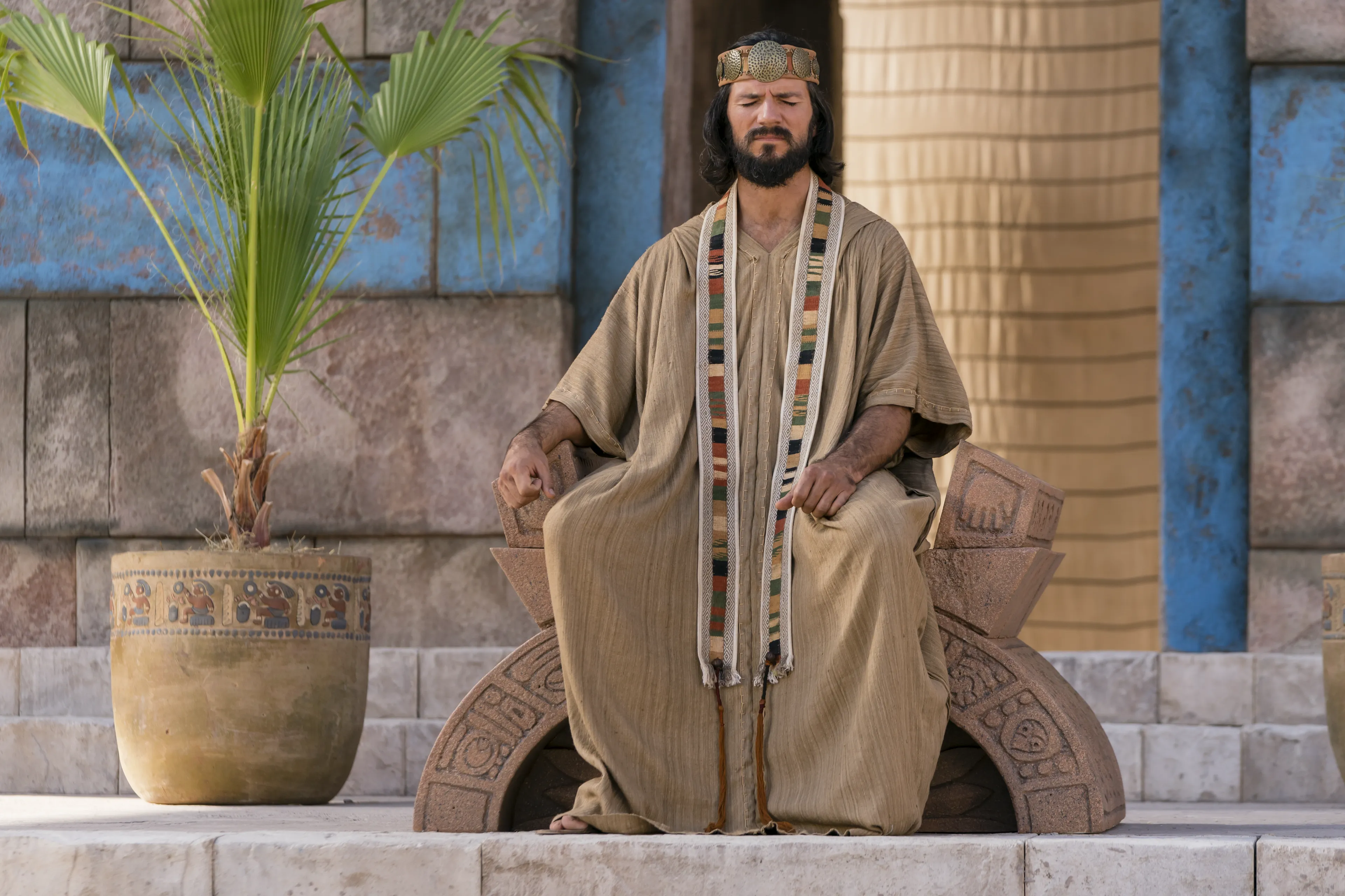 Alma the Younger sits on the judgement seat in the city of Zarahemla.