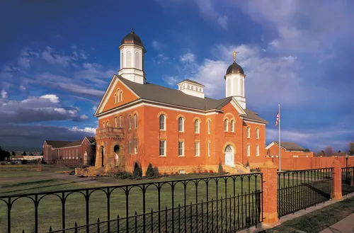 Храм в Вернале, штат Юта, США