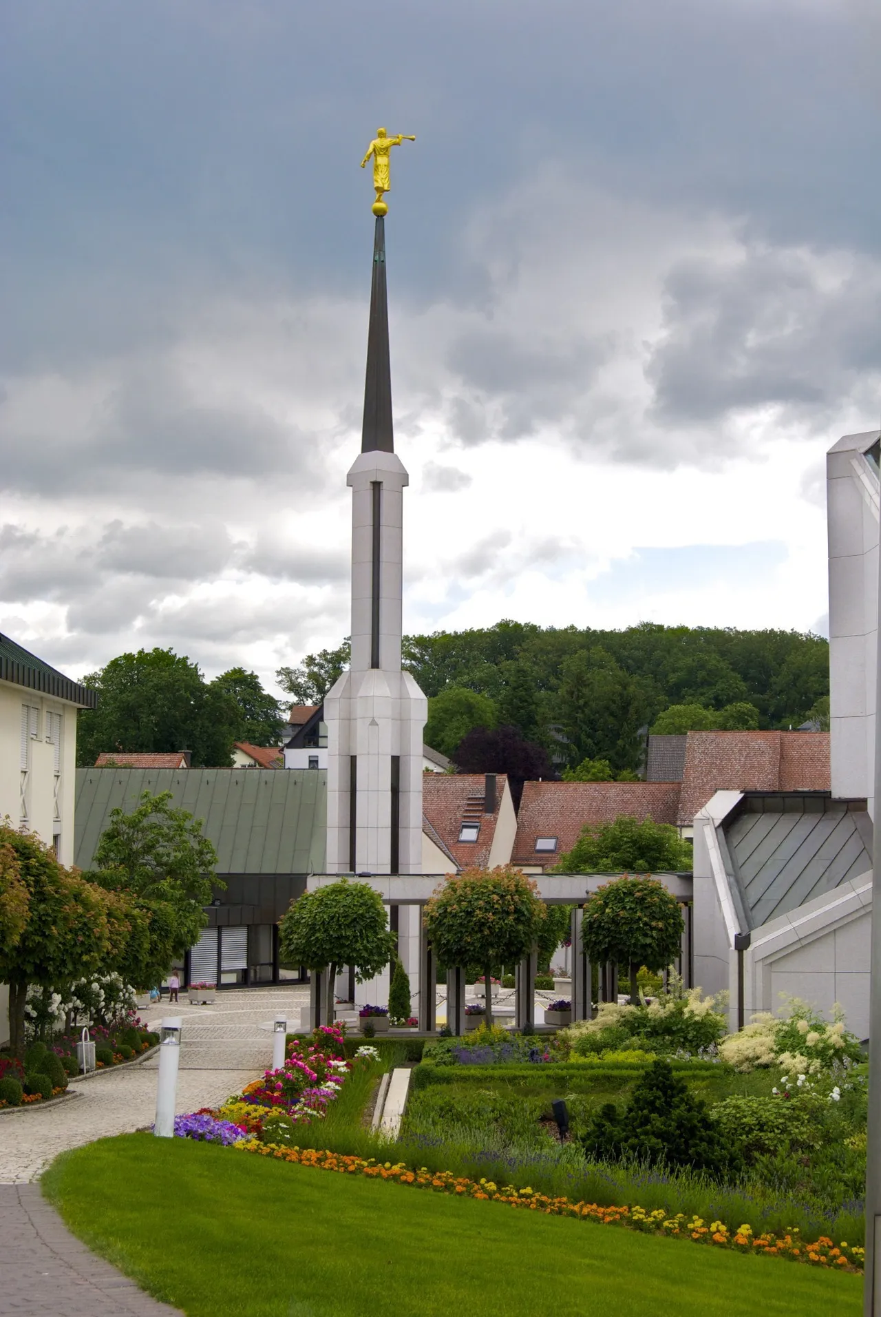 A portrait view of the Frankfurt Germany Temple.