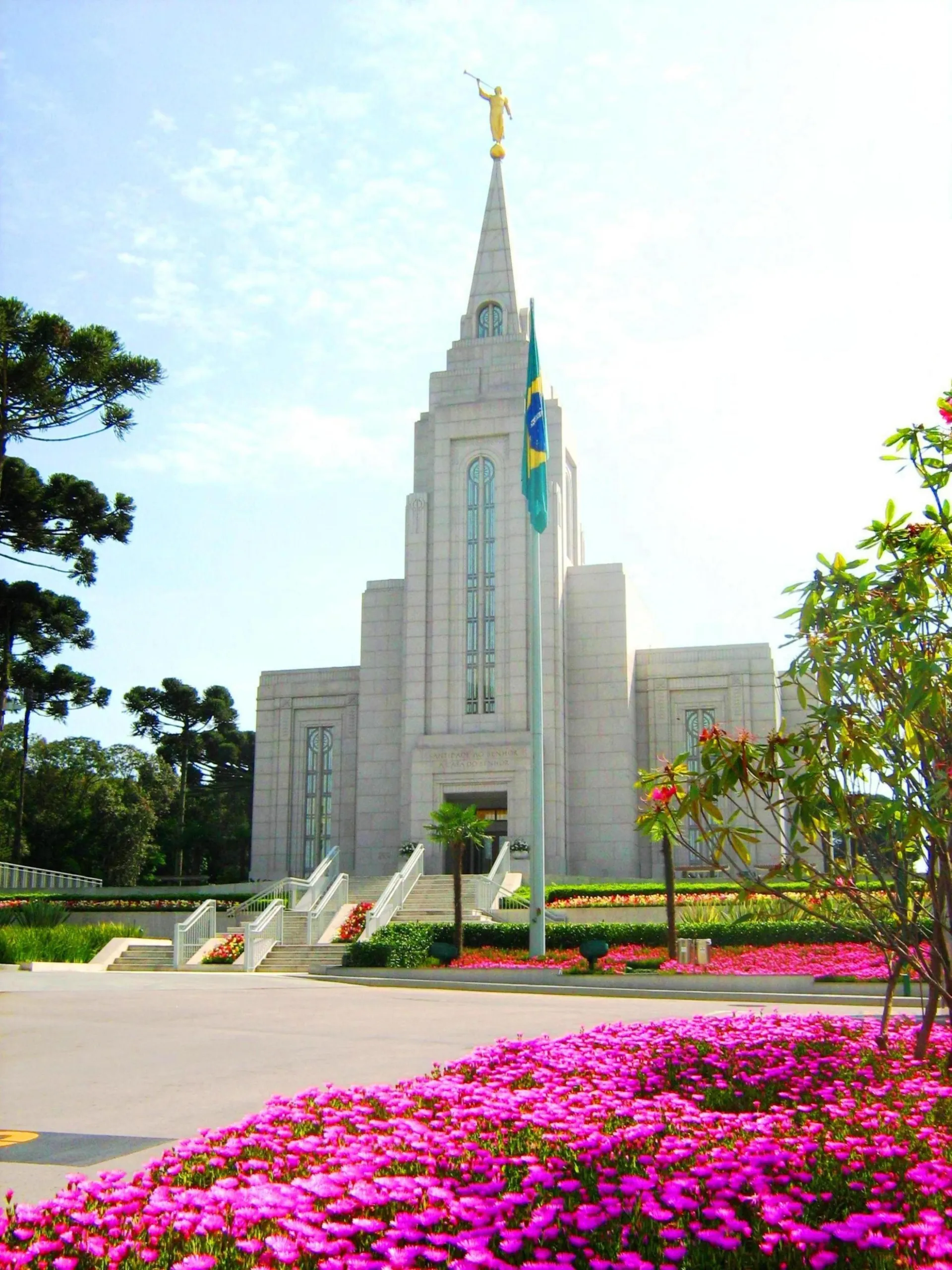 A front view of the Curitiba Brazil Temple and temple grounds.