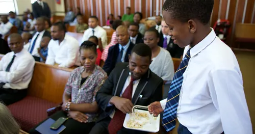 en diakon omdeler nadveren