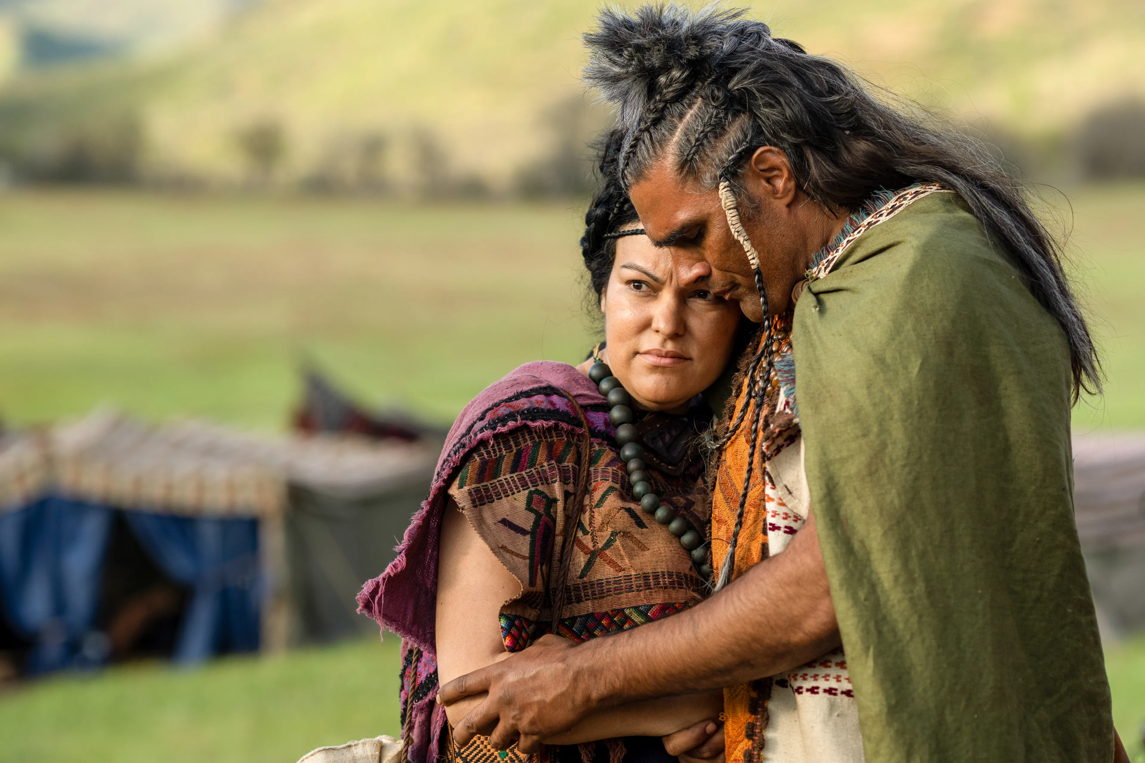 Anti-Nephi-Lehi hugs his wife as they arrive at the borders of the Land of Zarahemla.