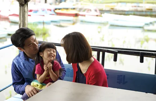 family-with-little-girl