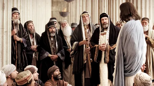 Jesus talking to Pharisees in Jerusalem