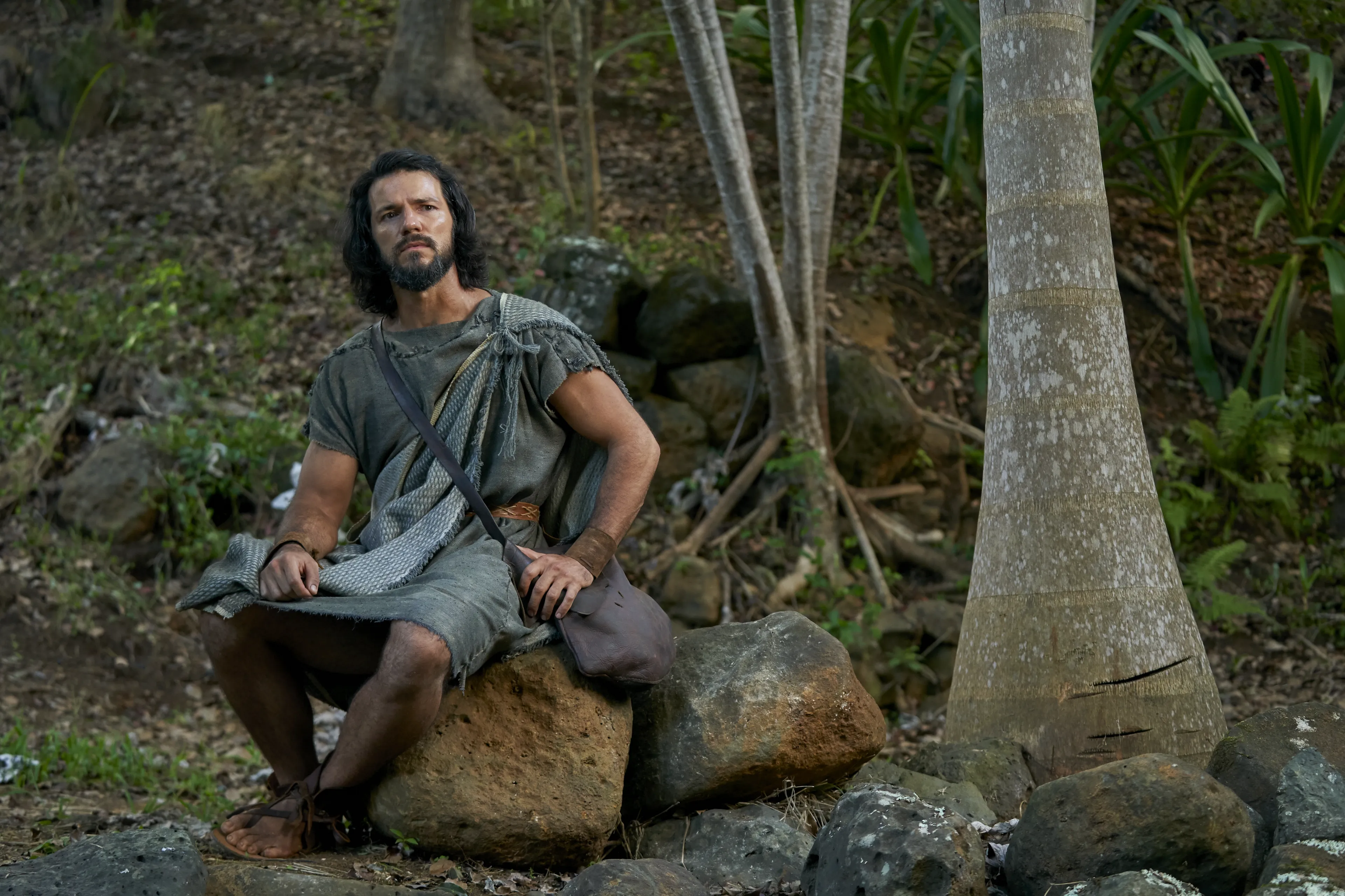 Alma the Younger listens as an angel of the Lord commands him to return to Ammonihah.