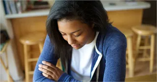 기도하는 청소년