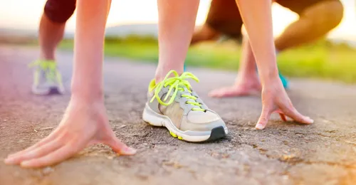runners at starting line