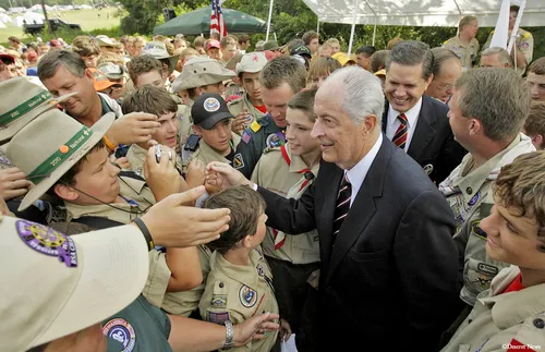 Robert D. Hales visiting with Boy Scouts