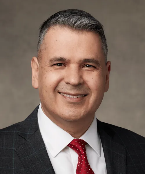 អែលឌើរ ហ្វ័ន ប៉ាប្លូ វីឡា