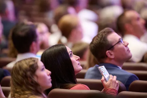 साधारण सम्मेलनमा भीड