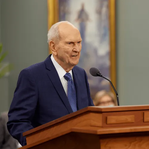 Russell M. Nelson teaching