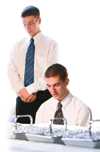 ne13apr48-ALL-how-to-serve-in-priesthood-callings-CU100407_bkf25alt