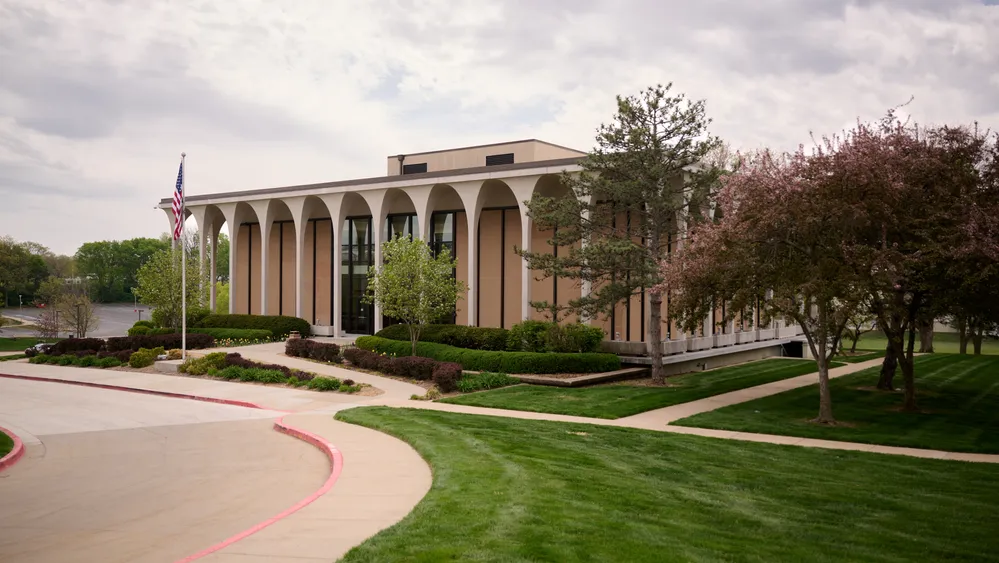 Exterior image of the Independence Visitors' Center.