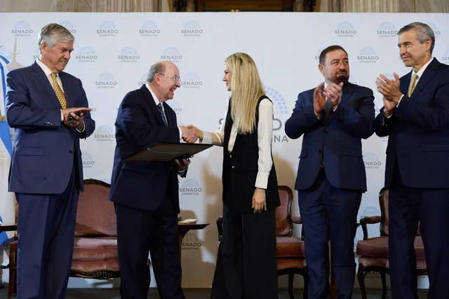 The Tabernacle Choir and Elder Cook Celebrate the Church’s Centennial in South America