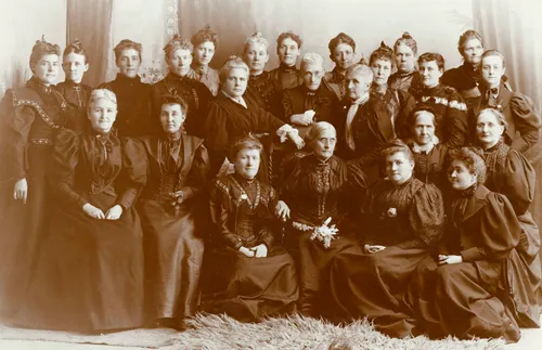 Martha Hughes Cannon with other suffrage leaders
