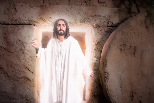 Depiction of the resurrected Jesus Christ emerging from the tomb. Detail from the Easter 2026 campaign.