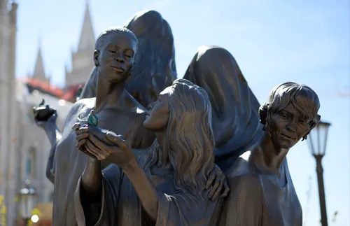 A Temple Square statue of the five wise virgins